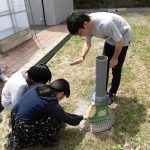 水田土壌のカラム実験 (1) 実験用カラムに水田土壌を充填